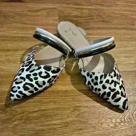Mix No.6 animal print mule like shoe. Size 9. - Picture 6 of 7